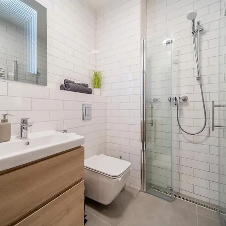 Apartment Internesto Vlhka 9 *