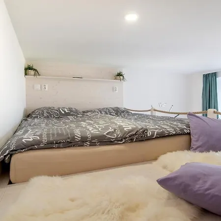 Apartamento Internesto Vlhka 9